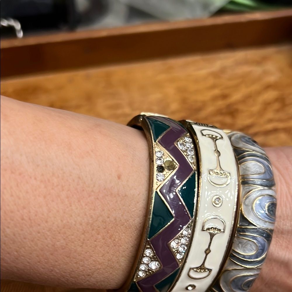 Elegant Multicolor Bangle Set - Picture 5 of 13